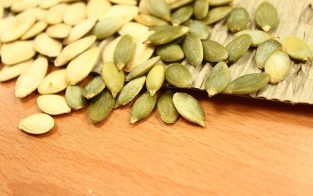 the treatment of Prostatitis at home pumpkin seeds